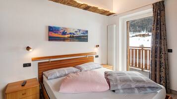1 bedroom, free WiFi, bed sheets