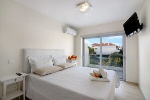 3 chambres, fer et planche à repasser, Wi-Fi gratuit, draps fournis