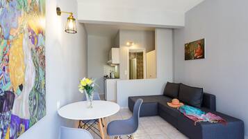 Apartment | Wohnbereich | Flachbildfernseher