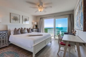 3 Schlafzimmer, Schreibtisch, Bügeleisen/Bügelbrett, Reisekinderbett