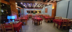 Se sirven desayunos, comidas y cenas 