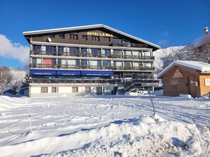 Exterior - Hotel La Rua (Albiez-Montrond)