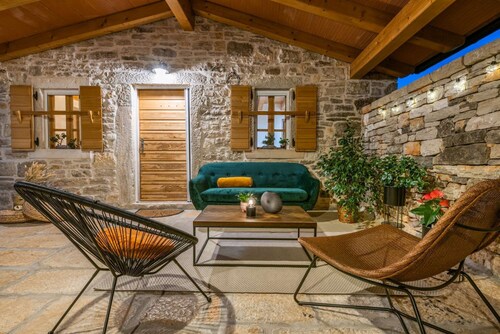 Idyllic situated holiday home for 6 persons