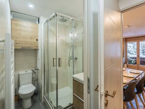 Bathroom - 3-room apartment with balcony, wifi and pets allowed in Méribel (Méribel)