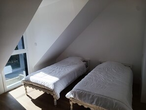 4 chambres, fer et planche à repasser, Wi-Fi gratuit