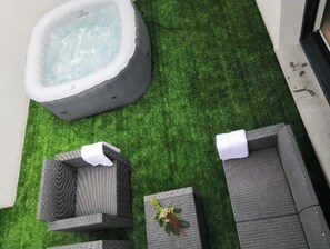 Bain à remous extérieur