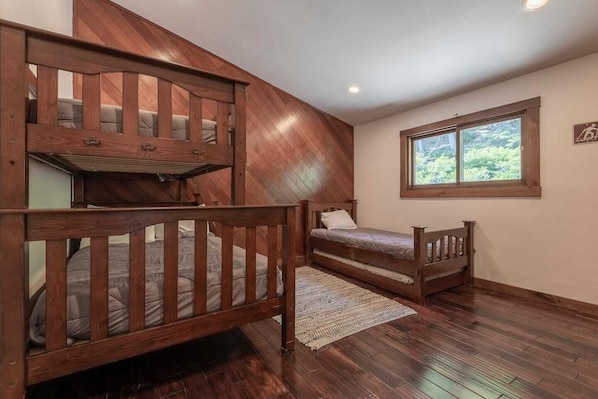 4 habitaciones, wifi gratis y ropa de cama