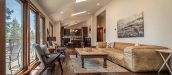 Lakeside Bliss Retreat