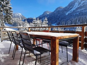 Outdoor dining - Chalet (Arâches-la-Frasse)