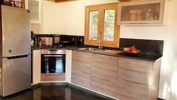 Réfrigérateur, four, plaque de cuisson, lave-vaisselle