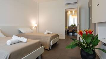 3 camere