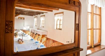 Gastland M1 Hotel & Conference Center