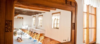 Gastland M1 Hotel & Conference Center