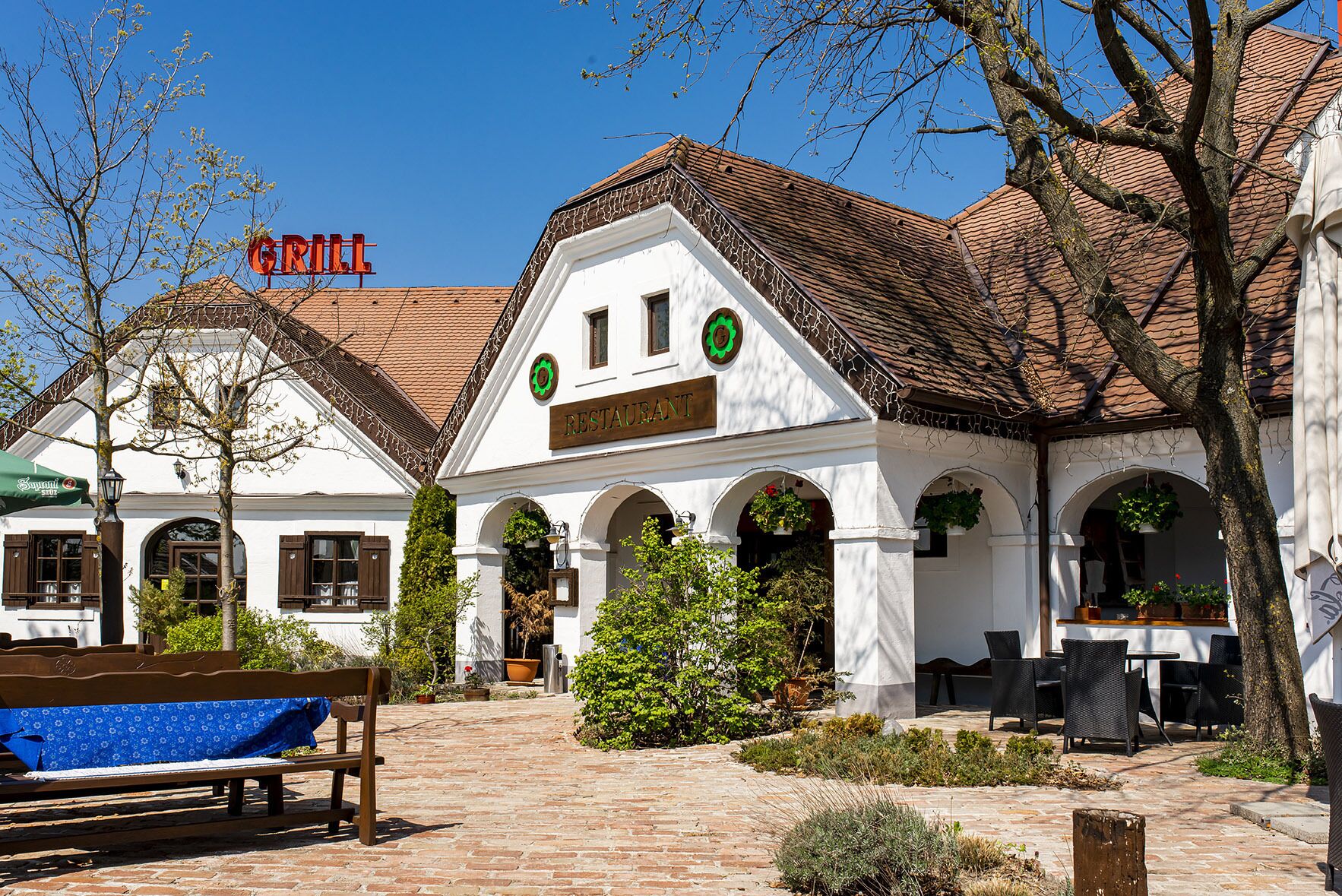 ด้านหน้าที่พัก