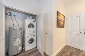 Interior - Beautiful Luxury Apartment in Downtown Bound Brook (Bound Brook)