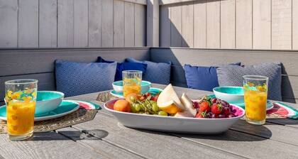 Relax in SUPER SIZED copper tub - 2 bedroom villa