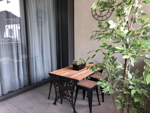 Landscaped Inner City Designer Living