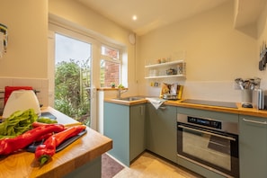 Microonde, lavastoviglie, macchina per tè/caffè