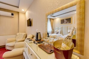 In-room safe, iron/ironing board, free WiFi