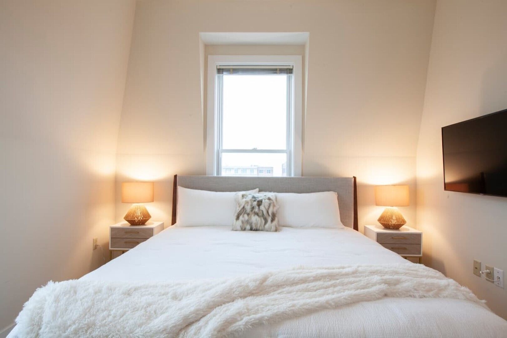 2 bedrooms, iron/ironing board, travel crib, free WiFi