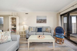 TV - 2 Bedroom Ocean Front Condo in Ocean Trail! (Ocean City)