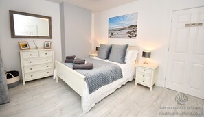 2 slaapkamers, een strijkplank/strijkijzer, reisbedje, gratis wifi