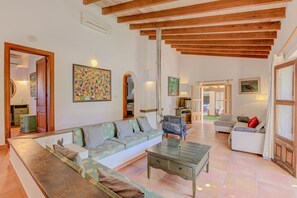 TV, fireplace - El Ranchon by Rentallorca (Port de Pollença)
