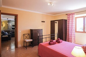 4 quartos, ferros/tábuas de passar roupa, Wi-Fi de cortesia