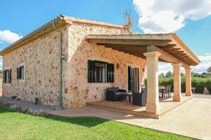 Outdoor dining - Son Rossinyol by Rentallorca (Sineu)