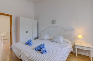 6 Schlafzimmer, Bügeleisen/Bügelbrett, kostenloses WLAN, Bettwäsche