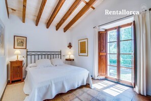 3 habitaciones, tabla de planchar con plancha y wifi gratis 