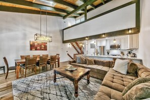 TV, fireplace - Mountain Basecamp LLV#412 Hot Tub, Fireplace, Ski, Lake, Hike, Gym (South Lake Tahoe)