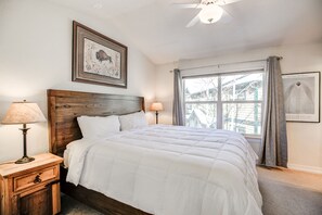 3 bedrooms, iron/ironing board, WiFi, bed sheets