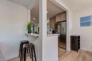 Fridge, microwave, oven, stovetop - ☆ Heated Pool & Spa! Putting Green! Pool Table! Ping Pong! The Sweet Life ☆ (Scottsdale)