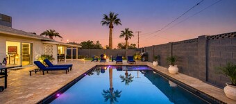 ☆ Heated Pool & Spa! Putting Green! Pool Table! Ping Pong! The Sweet Life ☆