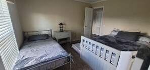 3 bedrooms, in-room safe, desk, iron/ironing board