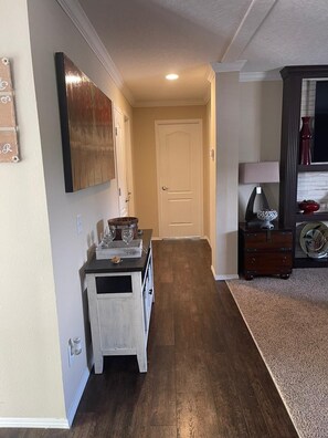 Interior - RANCHO LOS PINOS POOL TIKI/Private backyard & boat parking to have fun and relax (Clewiston)