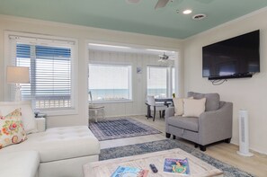 Smart TV, Hulu, streaming services