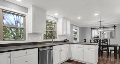 Private/spacious home w/backyard near Grand Park