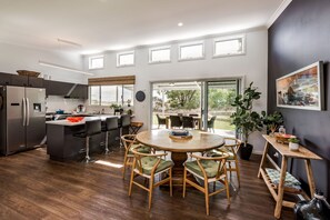 Dining - PERFECTLY STYLED BEACH HOUSE WITH NEWLY RENOVATED BALCONY (Broadwater)