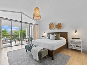 3 dormitorios, tabla de planchar con plancha, cuna de viaje