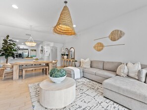 Smart TV, table football - Beautiful Oceanside Mariner`s 3 Bedroom Townhome (Key Largo)