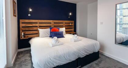 Modern 2 Bed Flat 5min to Old Trafford Stadium