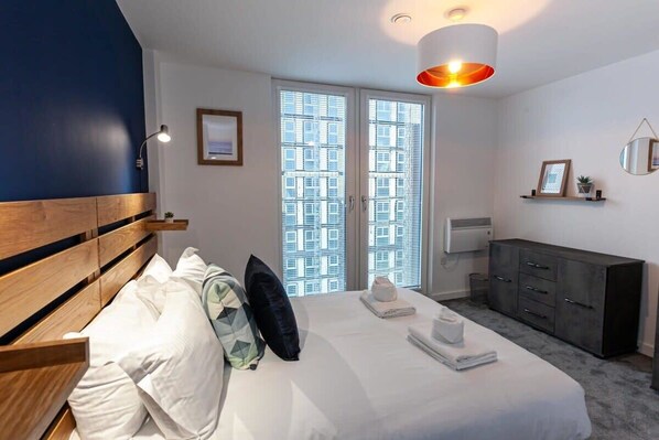 2 chambres, fer et planche à repasser, Wi-Fi, draps fournis