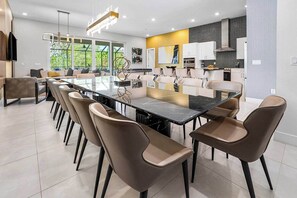 Dining - Unique Villa w/ Sci-Fi Theme BR, Pool Table, Arcade, Theater & Pool - Near Parks (Davenport)