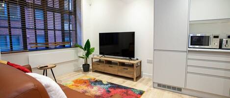 Televisión, oficina