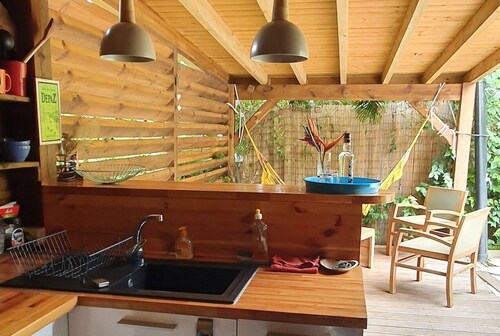 Charming bungalow with private pool