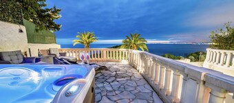Unique Villa Boron! Sea view, swimming pool and Jacuzzi