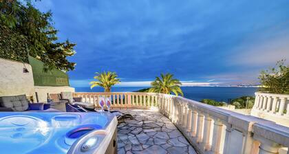 Unique Villa Boron! Vue Mer, Piscine et Jacuzzi