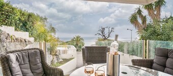 Unique Villa Boron! Sea view, swimming pool and Jacuzzi